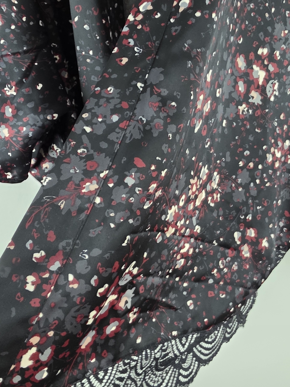 Ashley Graham Black Floral Lace-Trim Kimono Robe - Picture 4 of 16